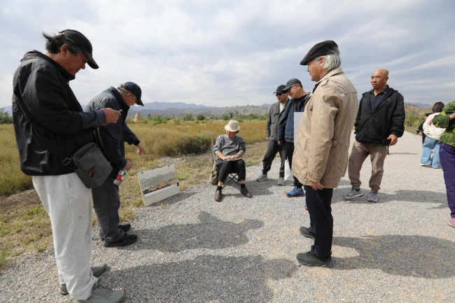 艺术家在西夏陵现场疏通