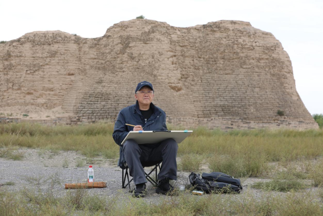 崔晓东在西夏陵写生